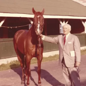 No Le Hace, 2015 Inductee to the Texas Horse Racing Hall of Fame.